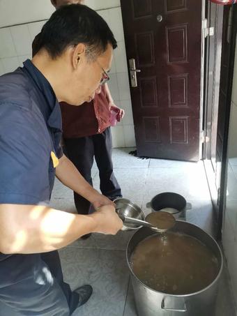 景焦能源公司工会持续开展系列高温慰问活动3 (1).jpg